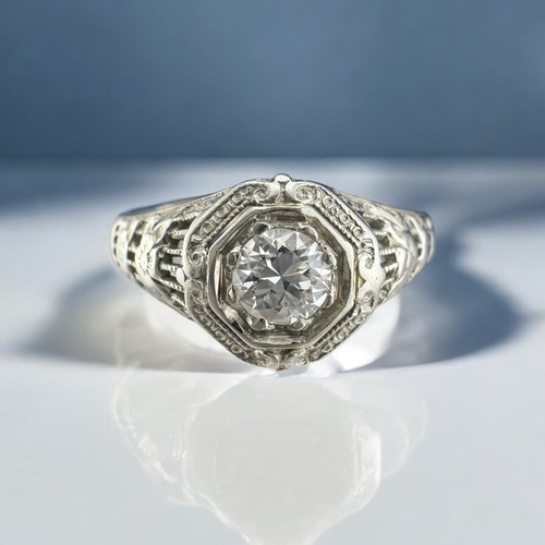 Art Deco Vintage 18 Karat White Gold Transitional Cut Diamond Ring Size 5.5
