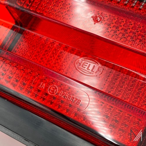 Mercedes-Benz W124 tail light Hella black right NOS - Picture 5 of 7