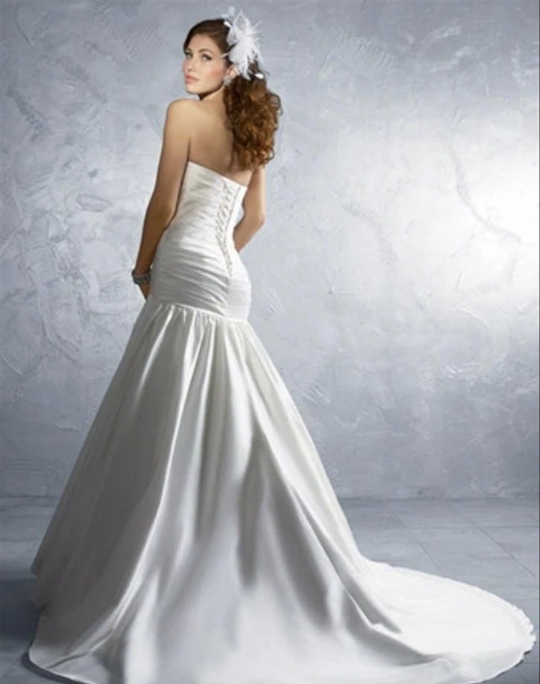 Alfred Angelo Ivory Embellished Strapless Wedding Gown Size 6 $1299 - Image 2 of 2