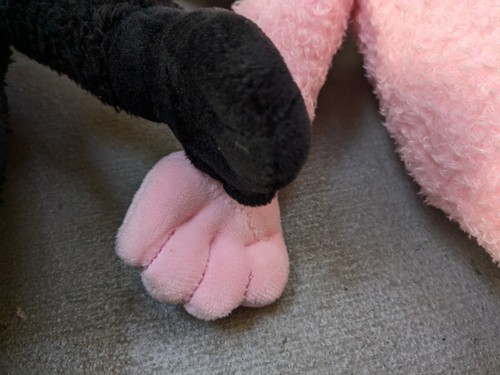 KAWS BFF Plush Pink Black 18" Limited Edition - 第 4/12 張圖片
