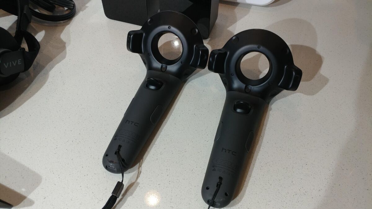 HTC Vive VR Headset Complete Set Full Kit System Virtual HTC Vive VR Headset Complete Set Full Kit System Virtual