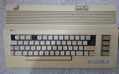 Commodore C 64 C Vintage Personal Computer  Als Ersatzteilspender