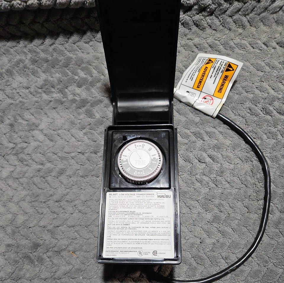 Transformador y temporizador de baja tensión Malibu Intermatic ML88T entrada: 120V 1A salida: 12V 88W Foto 2 de 4
