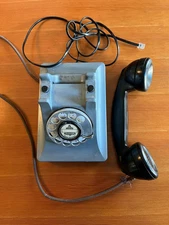 Vintage Bell System Rotary Dial Telephone