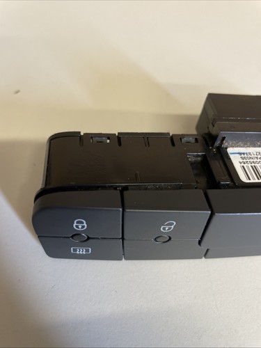 2014 SEAT IBIZA 6J CENTRAL LOCKING & HEATED SCREEN SWITCH 6J0927137AS - Picture 2 of 11