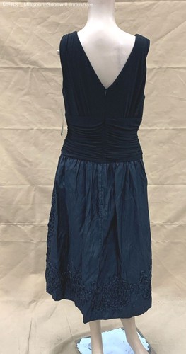 Jessica Howard Sleeveless V Neck Taffeta Skirt W/Floral Embellishment - Size 14 - Picture 2 of 5