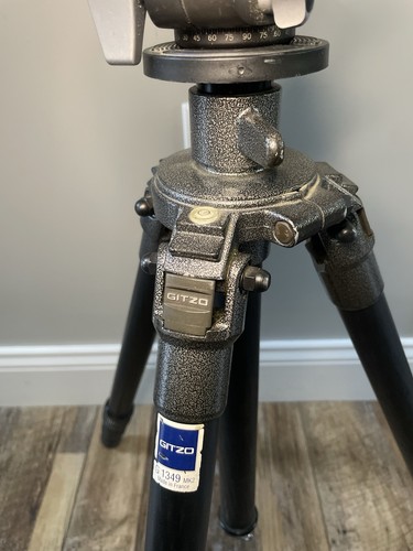 Gitzo G1349 MK2 Carbon Fiber Tripod w/ RRS BH-55 Ball Head - Picture 4 of 7