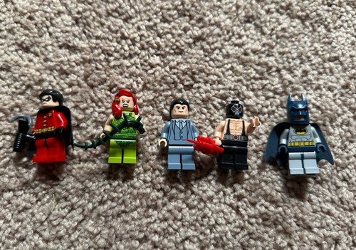 Lego 6860 THE BATCAVE DC Comics SUPER HEROES Batman in pensione con minifigure - Foto 2 di 10