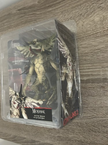 NECA Cult Classics Series 1 Gremlins 2 The New Batch Mohawk Figure NEW - Picture 3 of 11