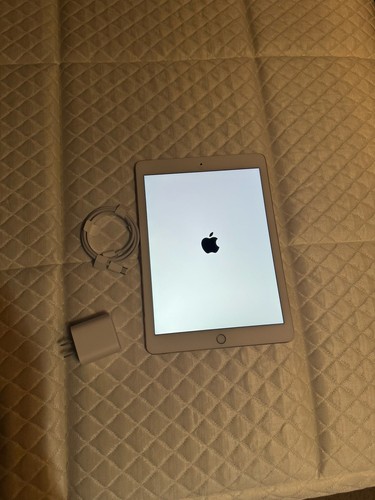 Apple iPad Air 2 128GB Gold WIFI Unlocked - Picture 2 of 4