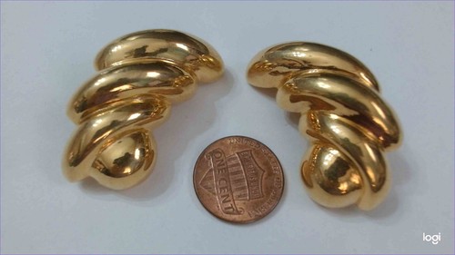 Vintage Chunky Gold Tone Climber Wings Clip On Earrings - Picture 2 of 4