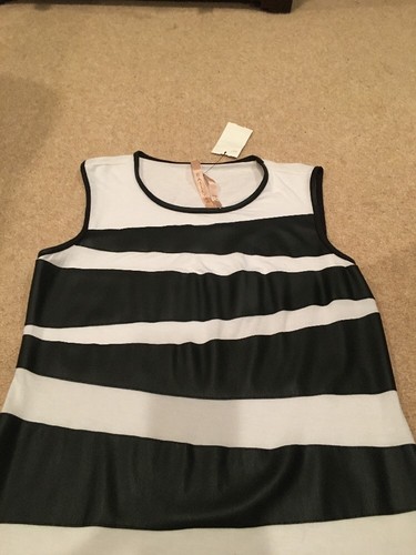 Bailey 44 "Toro" Faux Leather Top Size M NWT Original Retail -$152.00 - Picture 7 of 7