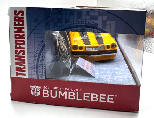 Bumblebee 1977 Chevrolet Chevy Camaro + Coin Transformers 1:24 Hollywood Rides - Imagen 7 de 12