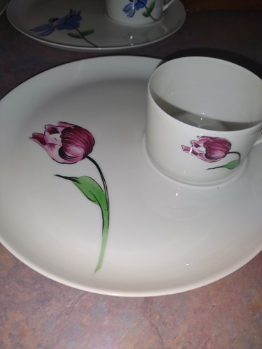 4 Vignaud France Snack Plates and Matching Cups --- Flowers - Picture 4 of 6