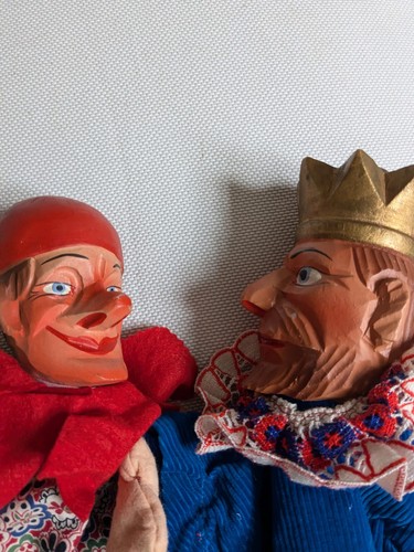2 Handpuppen Holz geschnitzt Hohnsteiner ? Kasperletheater König Kasper - Bild 2 von 6