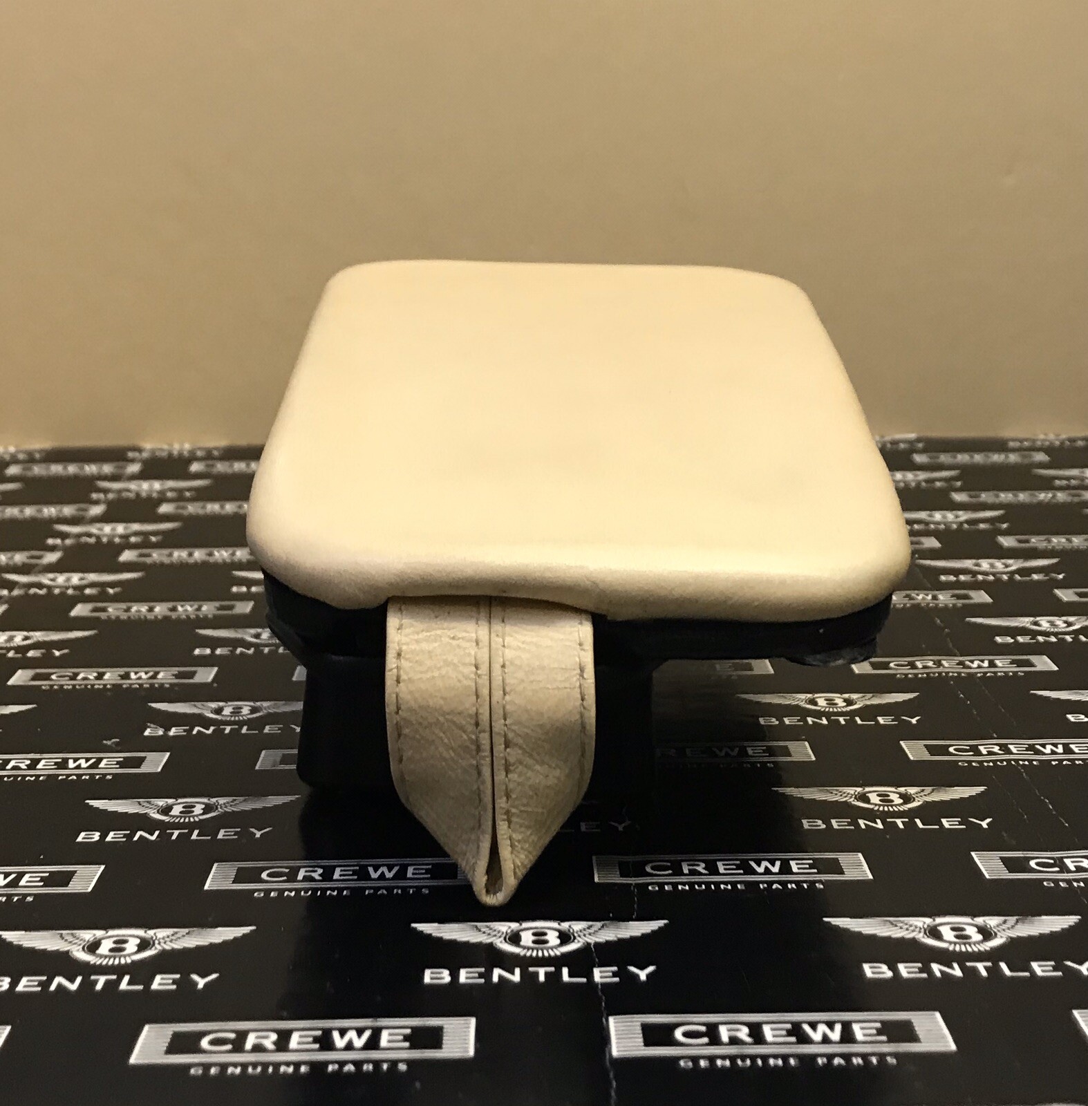 2000 Bentley Arnage Center Console Phone Holder. Rare And Hard To Find #BA-01