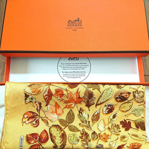 HERMES Petit Carre Tourbillon Scarf 100 Silk Swirl Pattern w Box - Picture 9 of 9