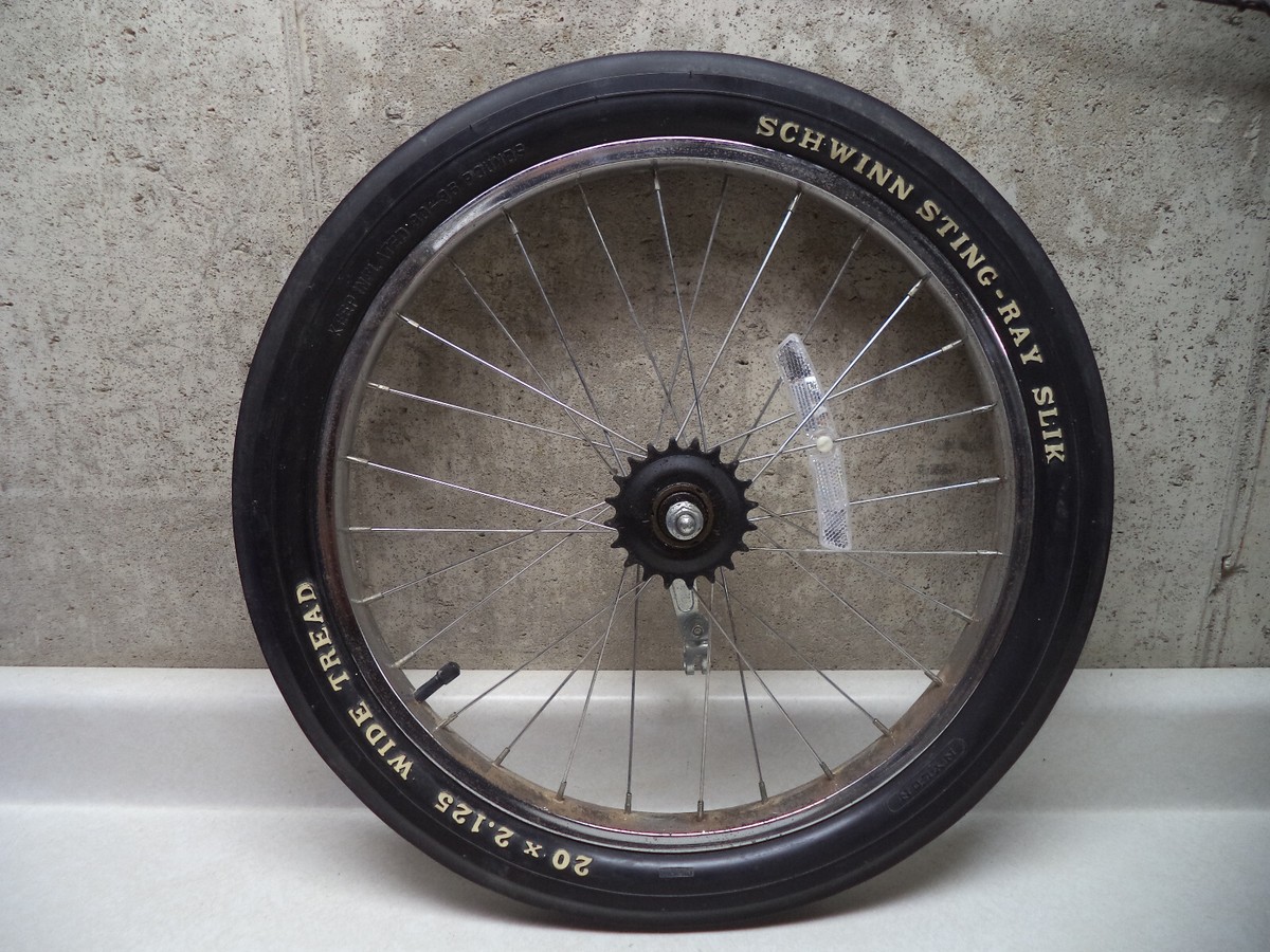激レア Schwinn Sting-Ray wheel tire s-l400.jpg