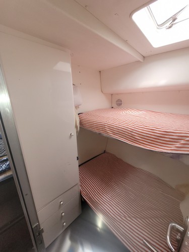 Motor yacht - Picture 8 of 20