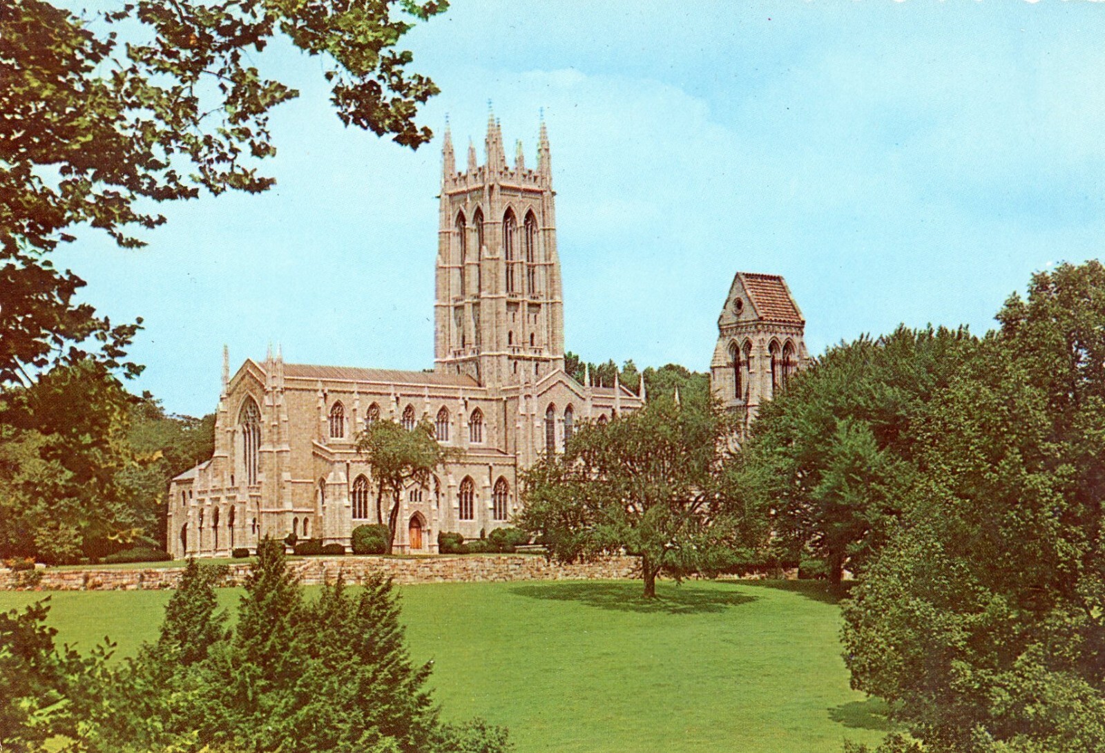 Cathedral-Church of Bryn Athyn, Pennsylvania --POSTCARD