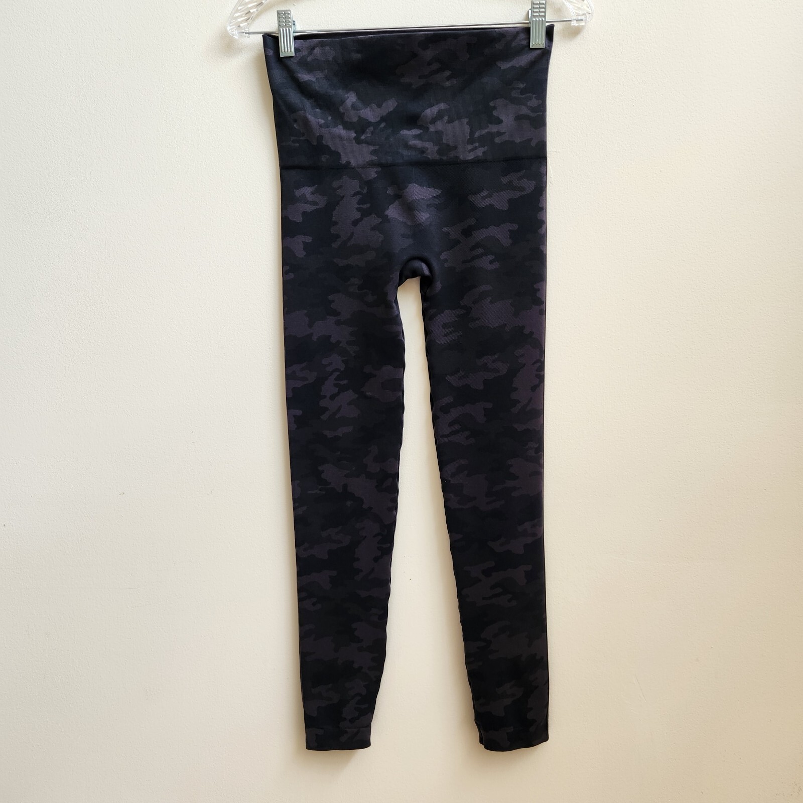 SPANX Shaping Leggings for Women Size Large Gray Camo Stretchy Activewear