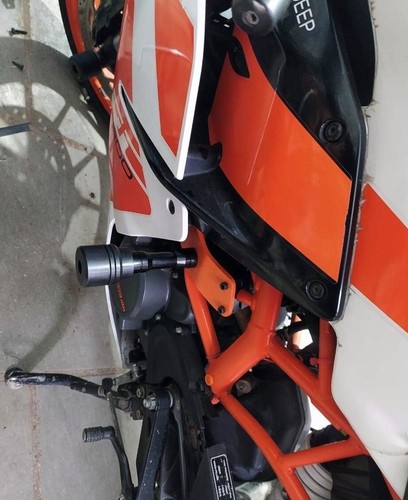 Frame Slider With Bracket Crash Protector for KTM RC 125 - Picture 7 of 7