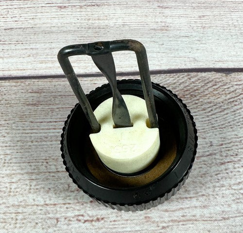 Genuine OEM BRIGGS & STRATTON 494277 Fuel Tank Cap Sabo Part Parts - Picture 5 of 5