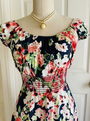 SARA Romantic Prairie Floral Flare Pinup Style Dress Size Small - Picture 2 of 10