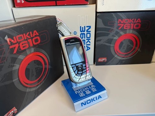 Nokia 7610 - 8 MB - Black/Red Unlocked Cell Phone with MP3/Video Player - Photo 2 sur 14