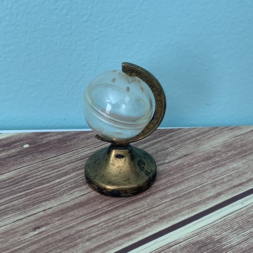 Estatuilla Globo Salero o Pimentero De Colección Esfera Tierra Forma Solo Uno - Imagen 1 de 4