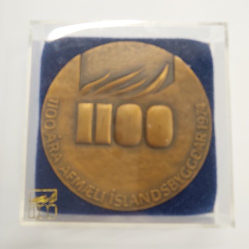 1974 - 1100 Jahre Island Medaille - Bild 2 von 8