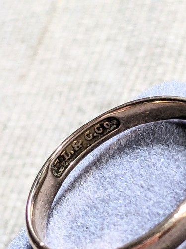 14K YELLOW GOLD PLAIN WEDDING BAND MARKED F. L. &C. CO. SIZE 6 3/4-WEIGHT 2.0 GR - Picture 4 of 7