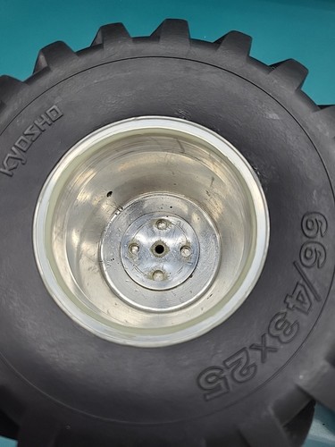 Vintage Kyosho USA-1 Wheels and Tires for 1990s Electric Monster Truck - Picture 11 of 15