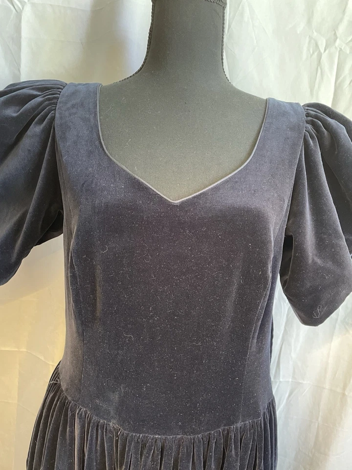 Vestido Vintage Laura Ashley Azul Marinho Veludo Anos 80’s 90’s Manga Puffed Feminino 12 - Imagem 4 de 4