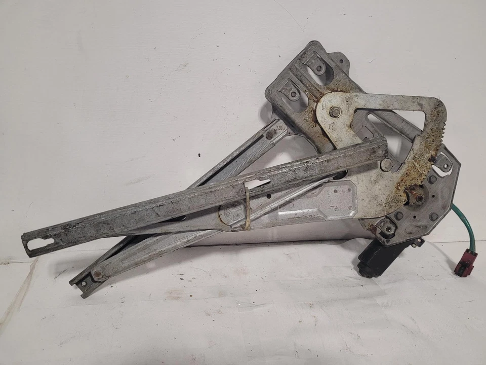 Used Rear Right Door Window Regulator Rear fits: 1995 Chrysler Cirrus electric R Foto 2 de 4