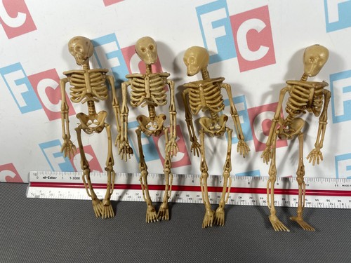 Action Figuren Display Zubehör Skelette Konvolut 4 Zubehör Mortal Kombat - Bild 1 von 7