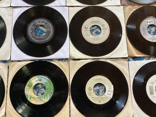 70's/80's Rock 7" Lot(60) Lennon, Wings, Badfinger, Knack, ZZ Top, Slade, Bowie - Picture 12 of 17