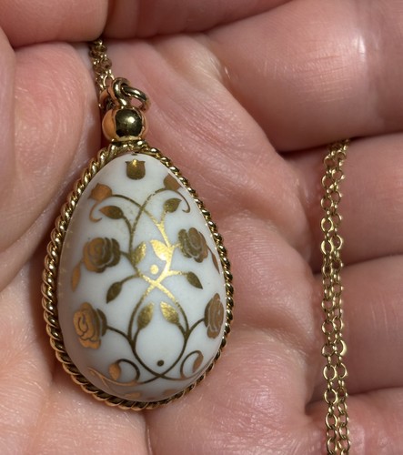 Vtg House Of Fabergé Franklin Mint 1978 Golden Egg Necklace IOB 24K Gold-Plated - Picture 4 of 5