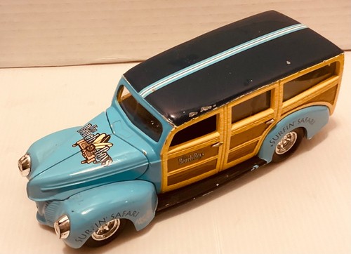 Beach Boys Surfin Safari '40 Ford Woody Blue 1/24 Diecast Racing Champions - Imagen 4 de 5