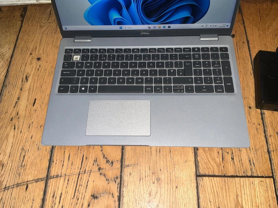 Dell Latitude 5520 · i5-1145G7 · 8GB · 128GB, photo 2 of 5