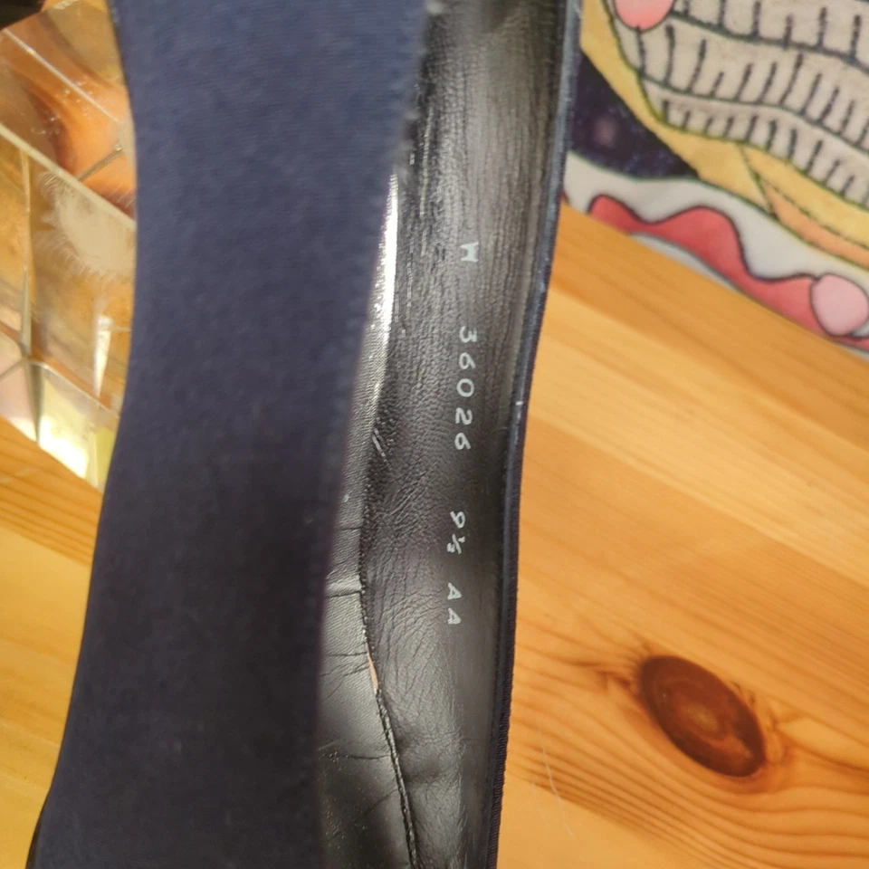 Stuart Weitzman | Tacones de gatito vintage de nailon azul marino almendra punta Foto 3 de 4