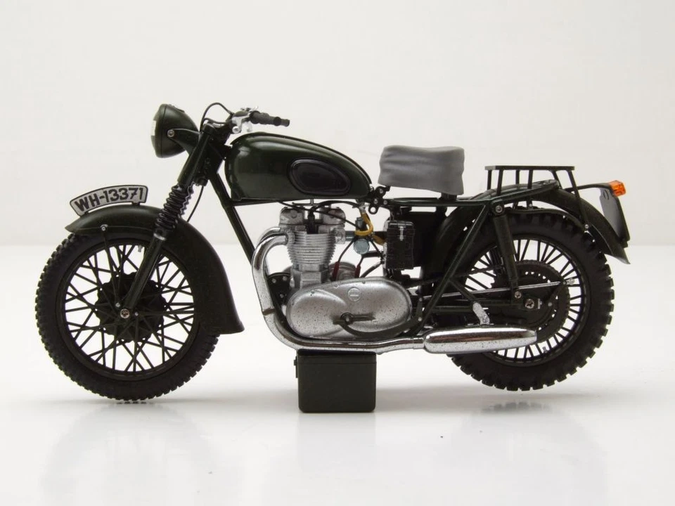 Triumph TR6 Trophy The Great Escape Gesprengte Ketten gealtert 1:12 Corgi - Bild 3 von 4