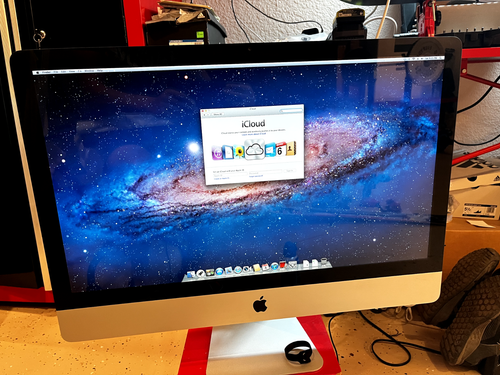 Apple iMac 27" All-In-One Desktop - Mint Condition  - Picture 1 of 3