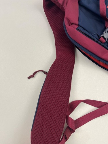 Patagonia Atom 8L Sling Daypack 48261 Maroon Red Navy Crossbody Logo Athleisure - Bild 5 von 7