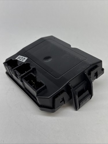 Rear Liftgate Control Module for Cadillac SRX 2010-2011 V6 2.8L Sport Utility - Picture 7 of 10
