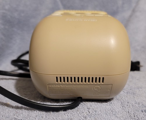 Reloj despertador Sony Dream Machine radio AM/FM vintage ICF-C180Q muy bonito - funciona - Imagen 6 de 10