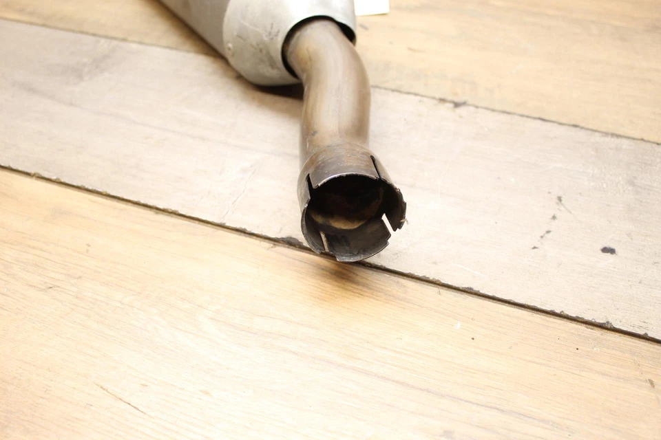 2004 Yamaha YZF R1 OEM ПРАВАЯ ВЫХЛОПНАЯ ТРУБА ГЛУШИТЕЛЬ СКОЛЬЖЕНИЯ НА КАНИСТРЕ ГЛУШИТЕЛЬ - Изображение 3 из 4