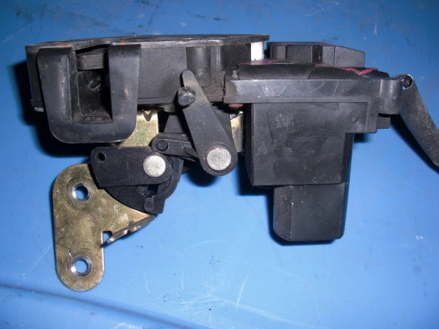 1995 - 2002 年 Land Rover RANGE ROVER 4.0 SE 后门 右锁 机械闩锁 原始设备制造商 — 第 2/3 张图片