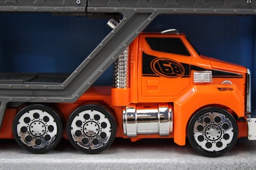Hot Wheels Racing Rigs Crashin'-Big-Rig Tractor Trailer Truck Pre-Owned - Picture 6 of 19