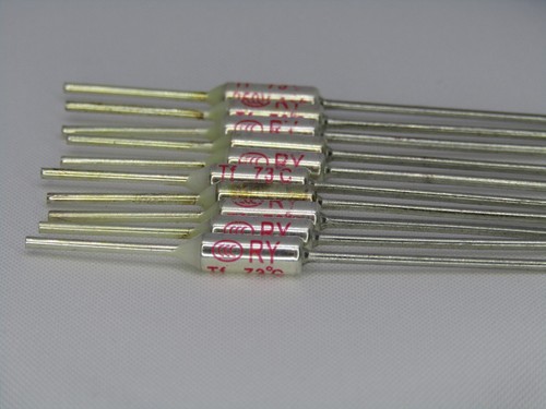 RY Sicherung Temperatur Thermo 250V 15A 73C 163,4F Axial 15 Ampere 73°C 163,4°F TF 73 - Bild 15 von 22